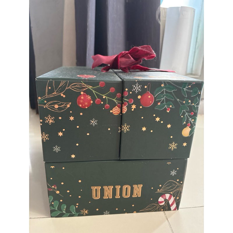 

preloved kotak merk union / kotak hampers / kotak kado / kotak hadiah natal / kotak lucu