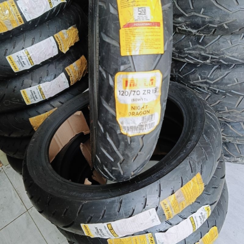 Ban 120/70 ring 19 Pirelli Night dragon 2017 kondisi baru