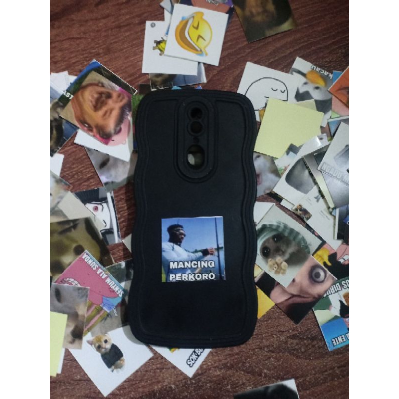 

50 Stiker Meme Viral Absurd 4x4cm