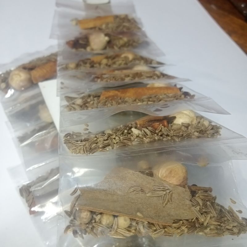 

Bumbu soto racikan kecil isi 12/renceng