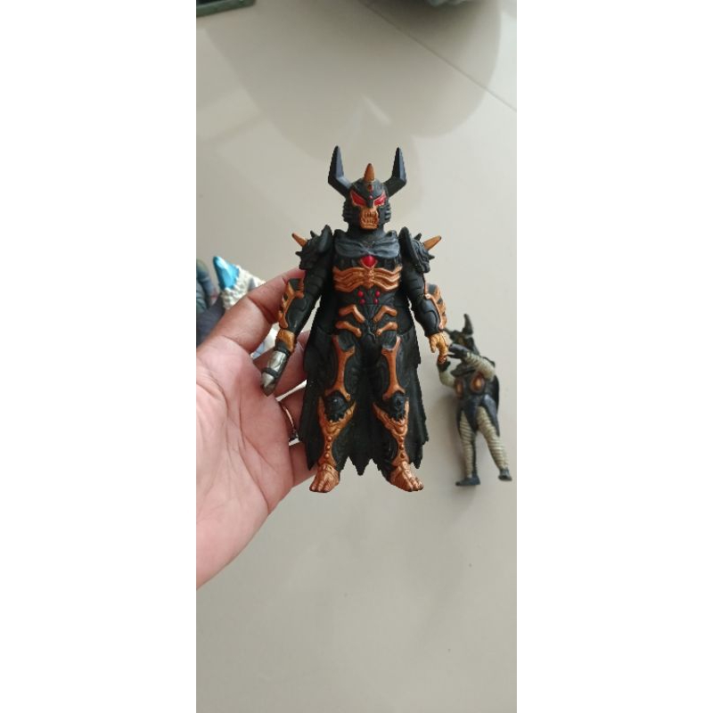 mainan figur ultramen preloved "kids station"/paket