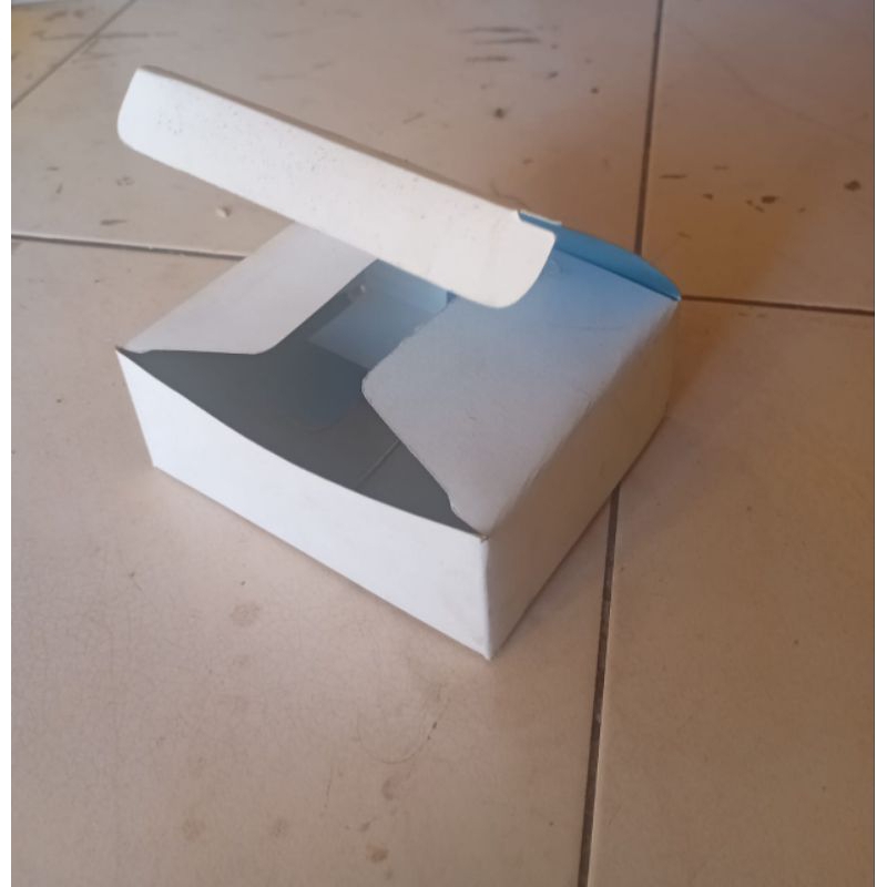 

kardus box kenur