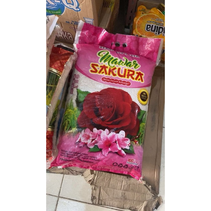 

Beras 10Kg merek bunga sakura
