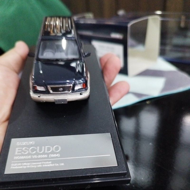 Suzuki Escudo Vitara V6 diecast skala 43