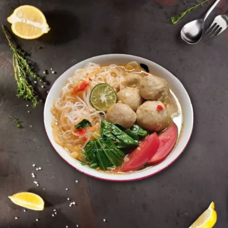 

Bakso sapi kuah (gratis mie bihun,bumbu kuah,saos dan minyak bawang)