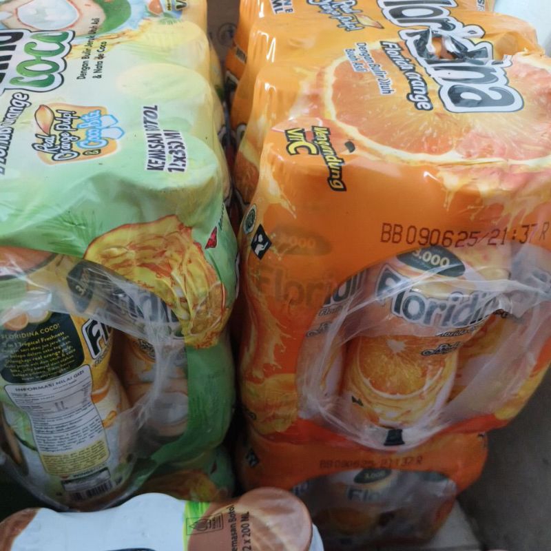 

Floridina minuman rasa jeruk dengan bulir utuh isi 12 x 350ml