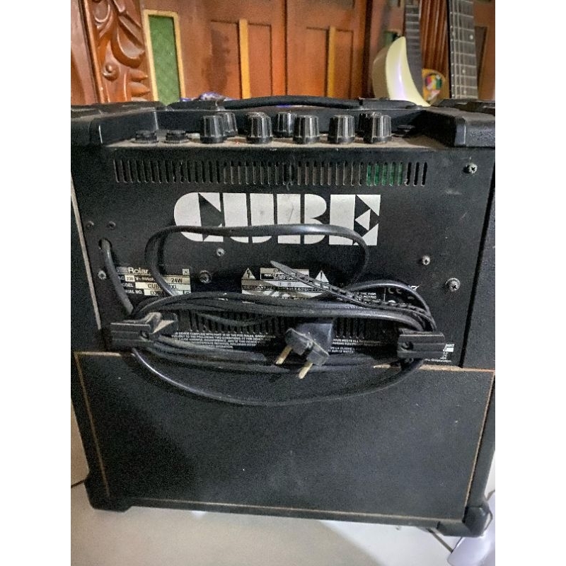 Amplifier Roland Cube 20xl + Efek Zoom G3x