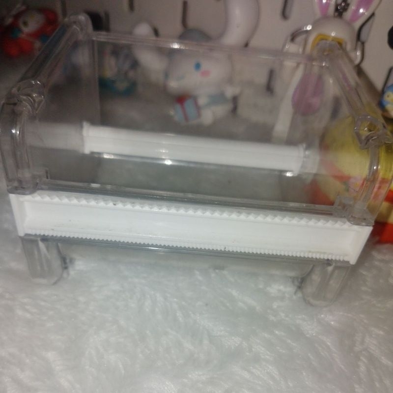 

tempat taro selotip (diskon)!!