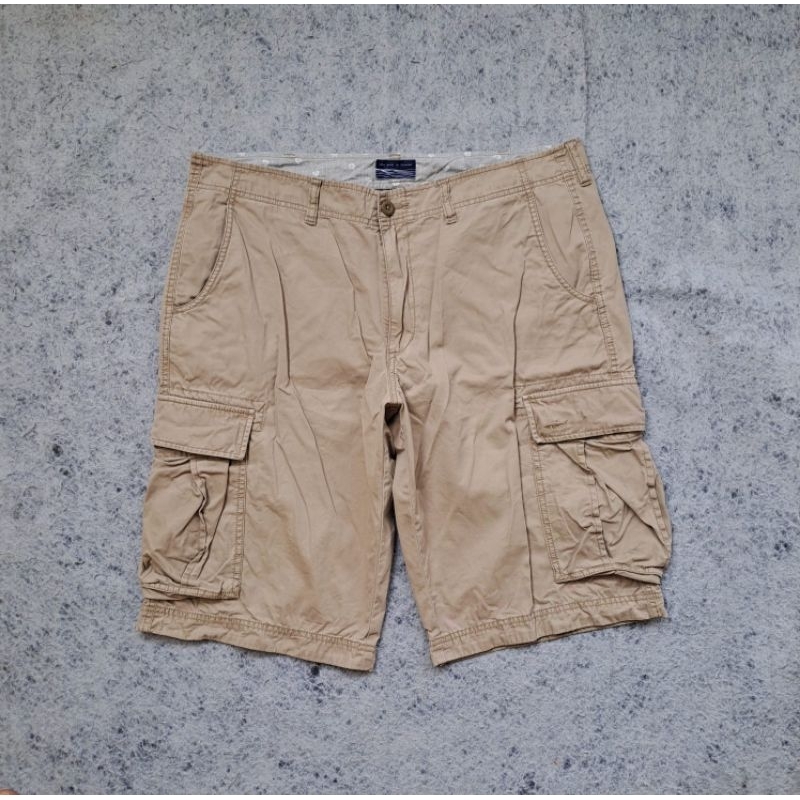 Celana Pendek Cargo Pria Uniqlo The Wave is Forever size XL