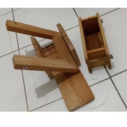 

pisau dan pemotong sabun+cetakan bongkar pasang(second)