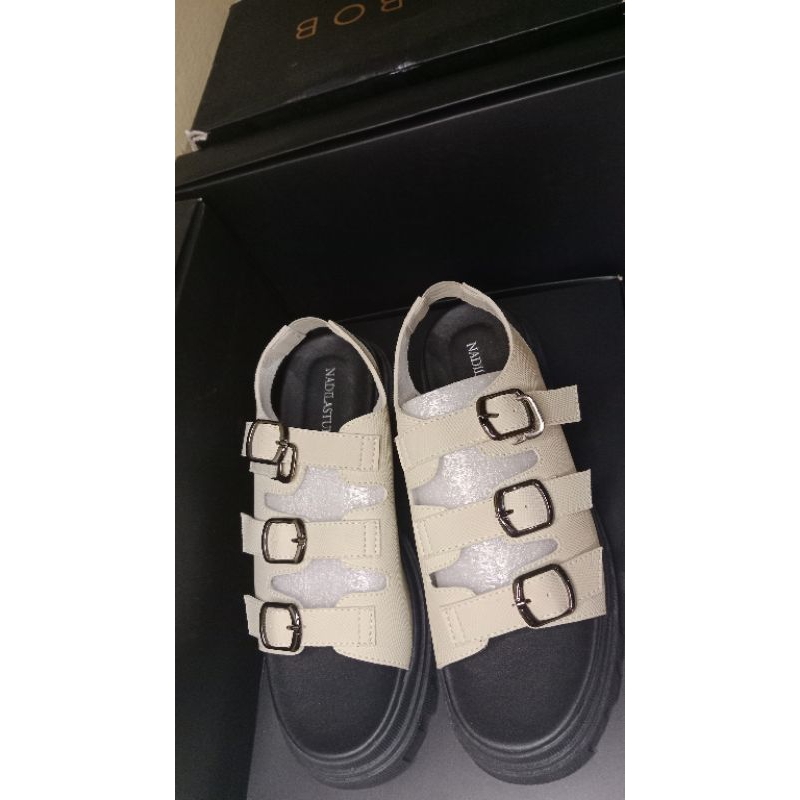 Nadila stuff original sandal