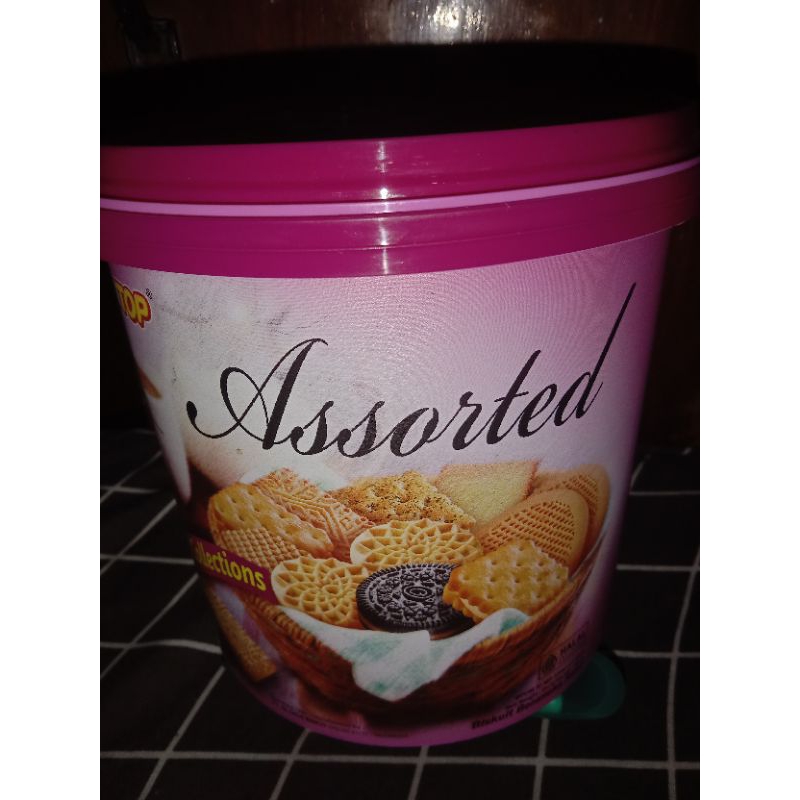 

BISKITOP ASSORTED HANDLE PINK 400 gram