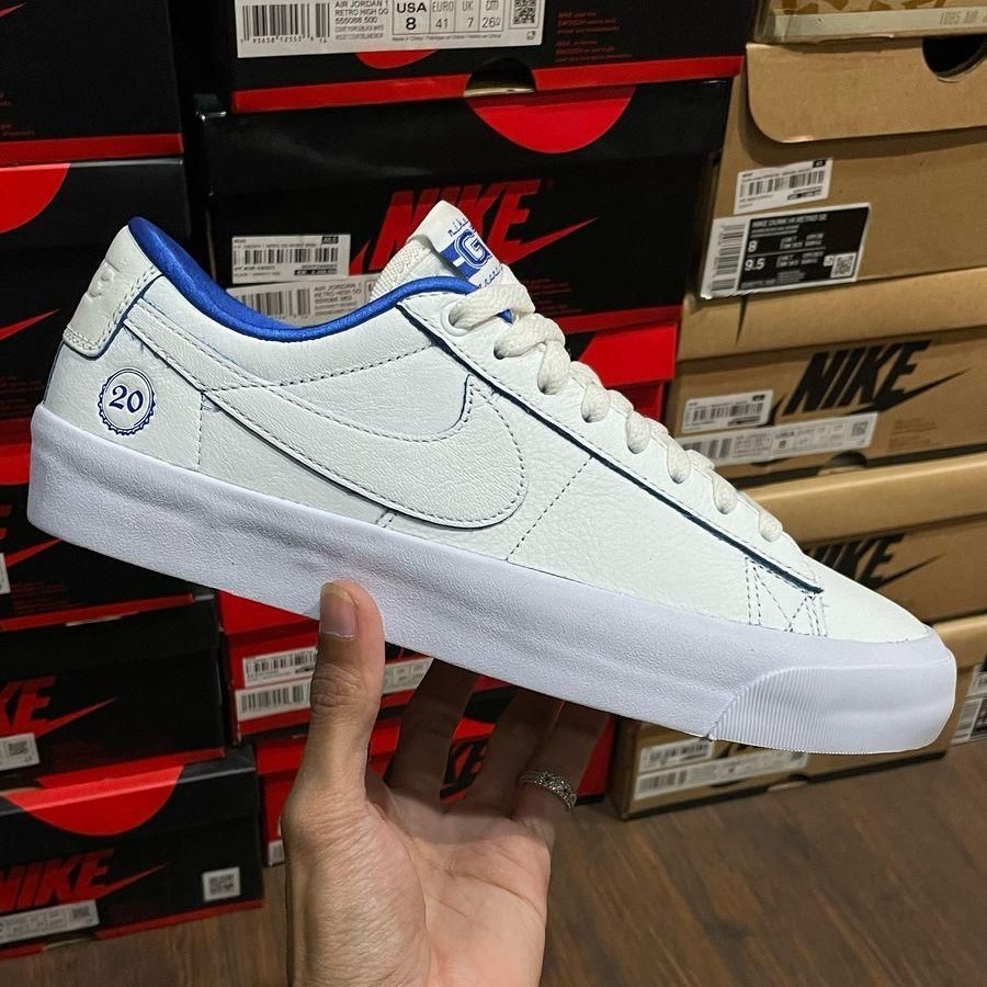 Sepatu Sneakers Sb Zoom Blazer Low Pro Gt Summit White
