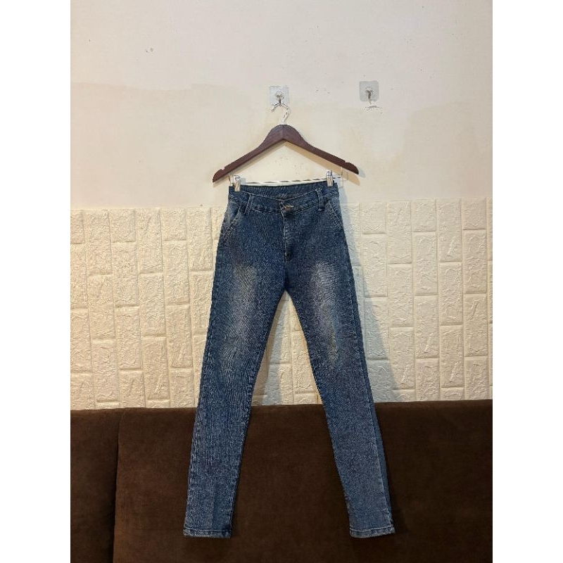 Preloved Celana Jeans Panjang Puma