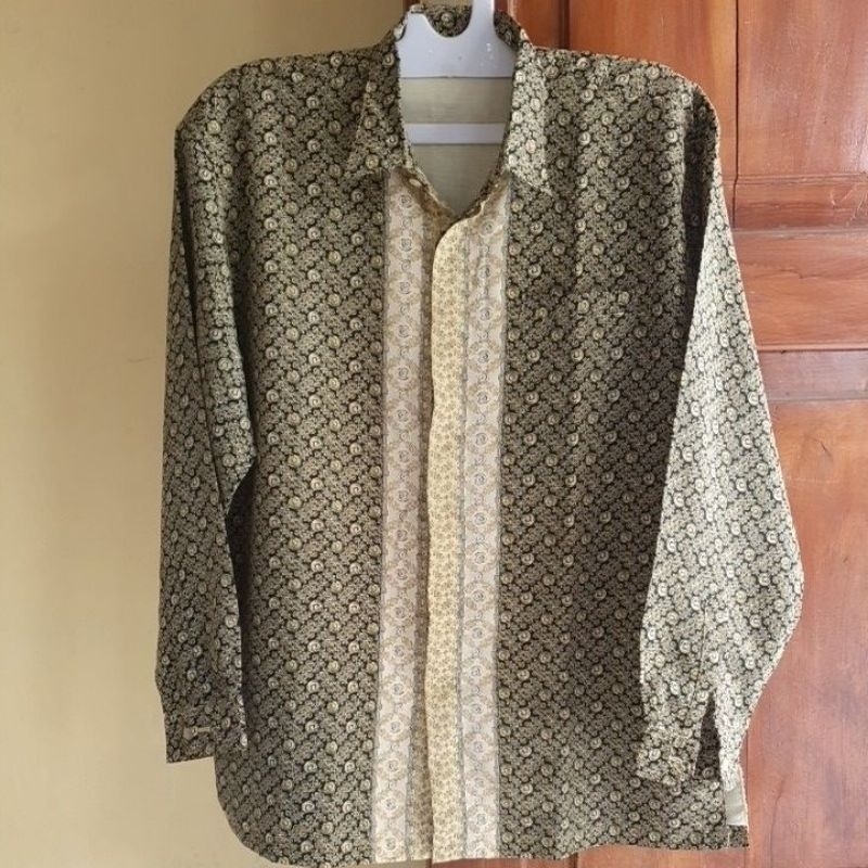 [Preloved] Kemeja Batik Pria kombinasi Warna HitamCreamHijau