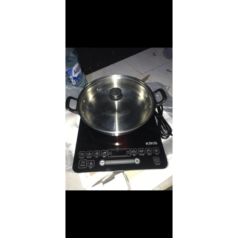 Kompor Listrik Induksi Kris dengan panci- hitam