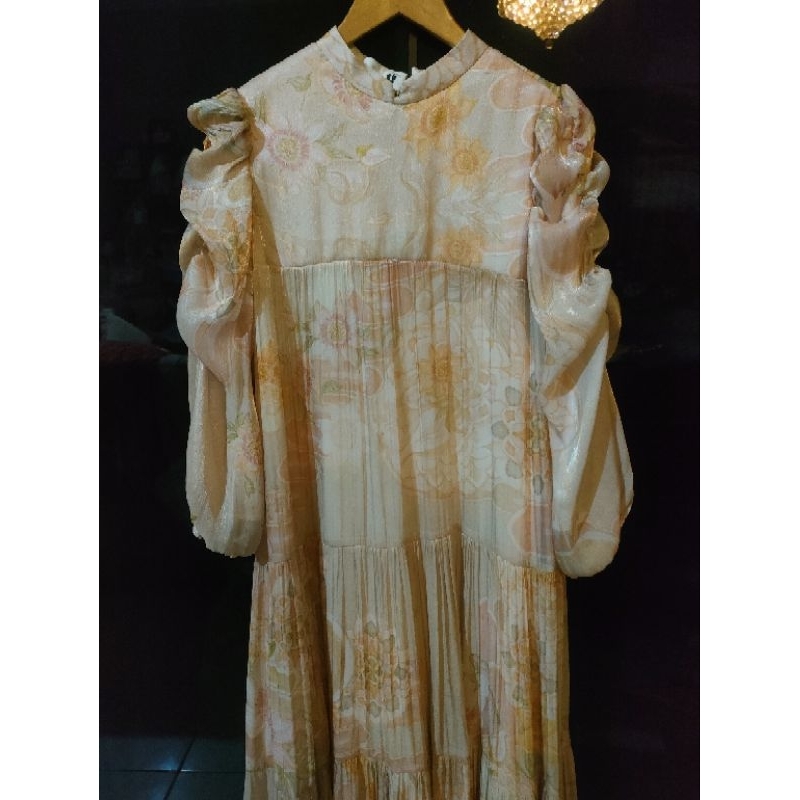 dress designer by sevira tari