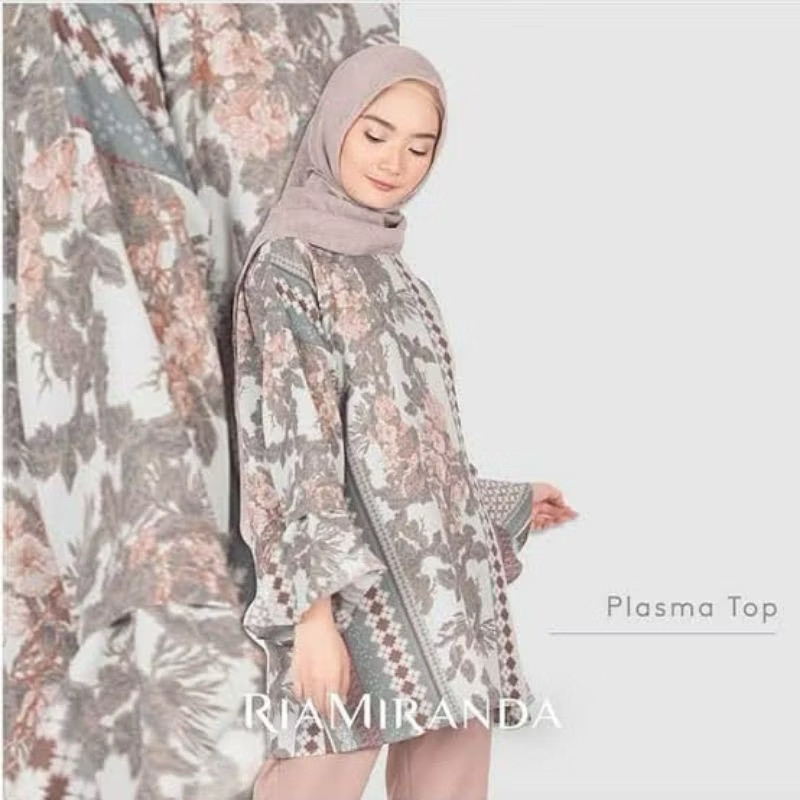 Plasma Top by Ria Miranda