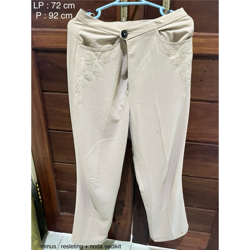 Preloved Celana Cutbray Ivory