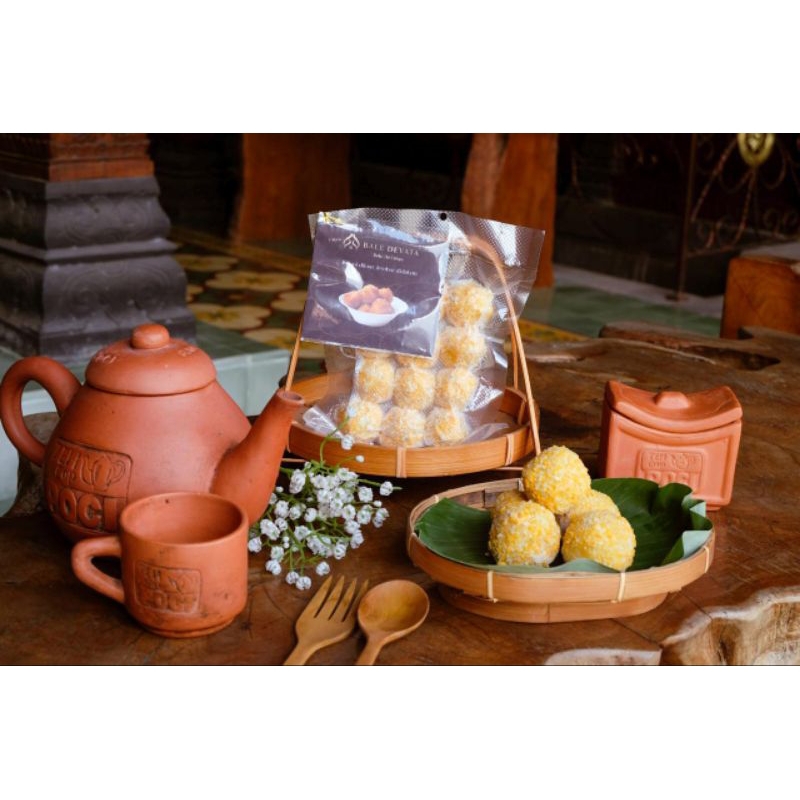 

BOLA UBI CRISPY - CASAVA BALL