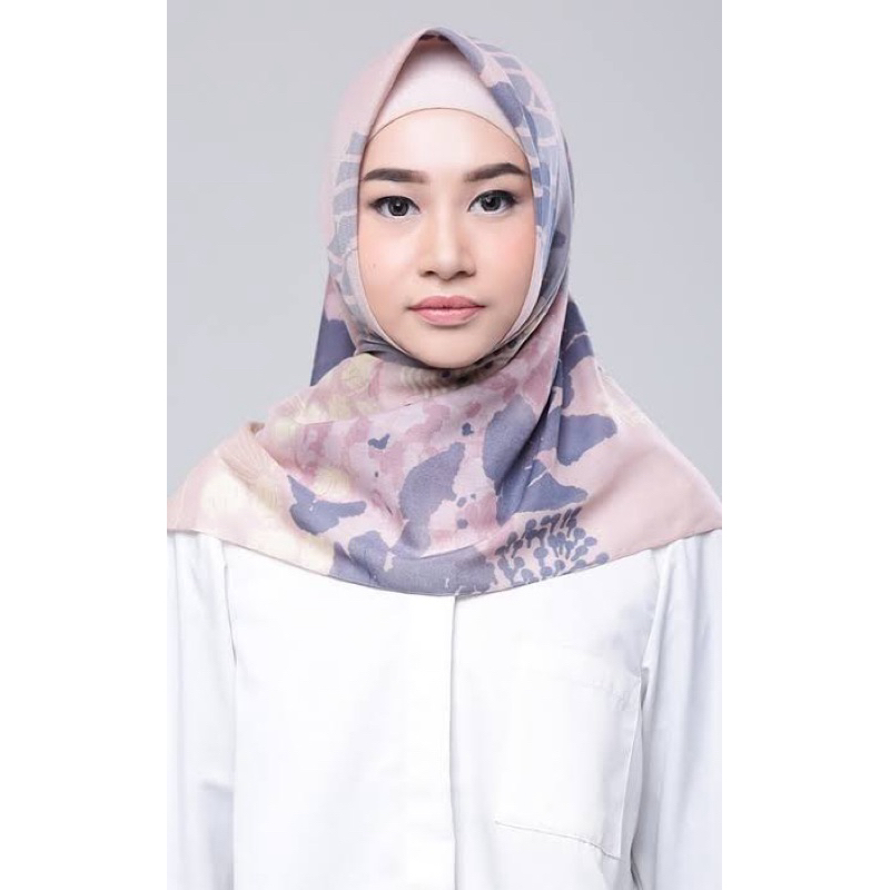 [Preloved] Kami Idea Jemima Square Extended Pink Kamiidea Scarf