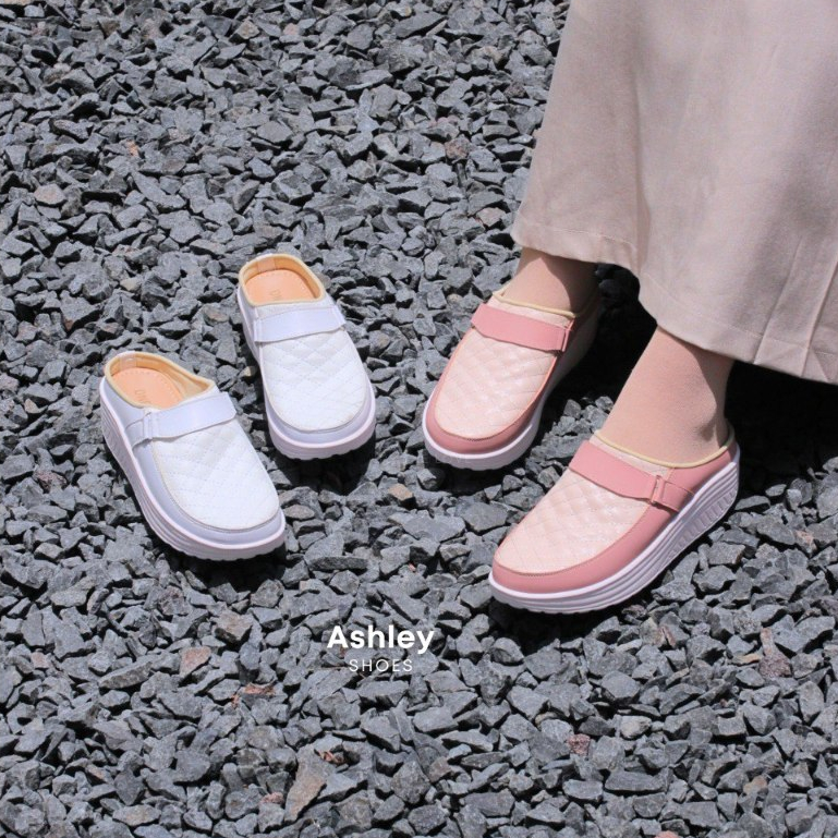 ONE LOVE ASHLEY SEPATU BUSTONG WEDGES MULES WANITA