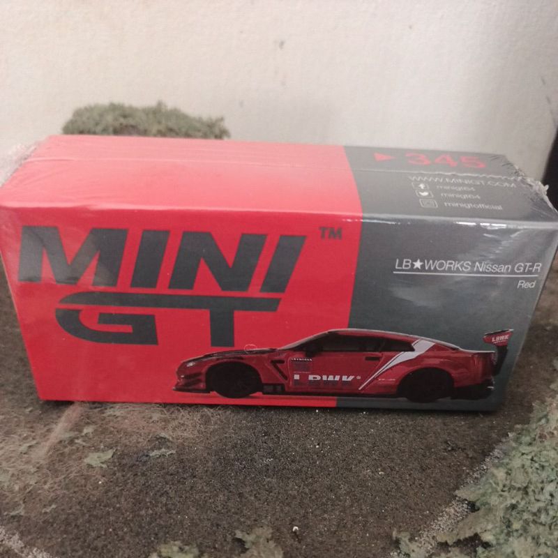 Mini GT#345 LB*WORKS Nissan GT-R - Red (Free Protektor)