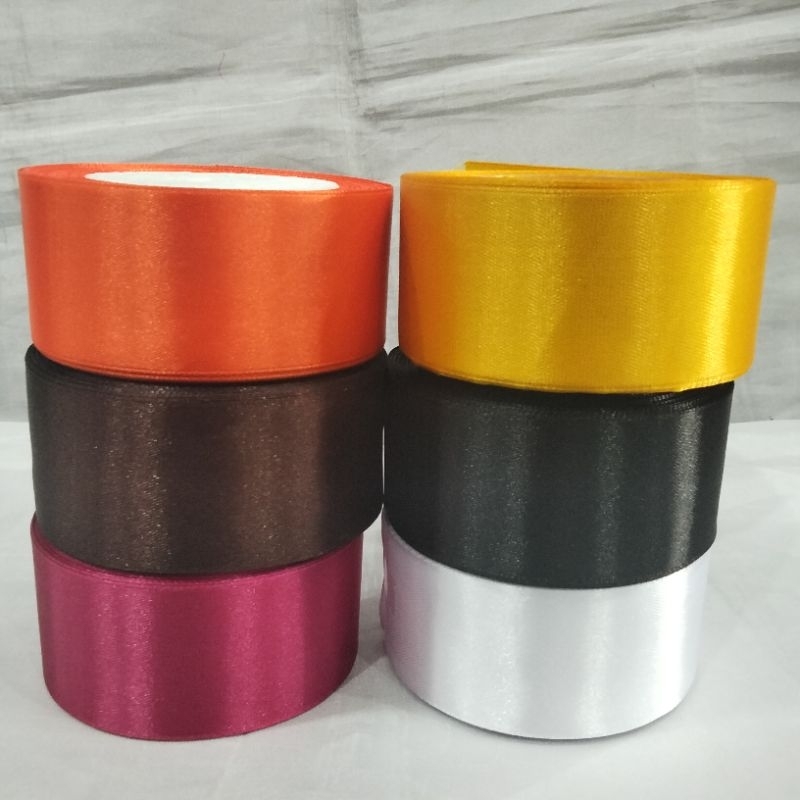 

(PER ROL)Pita saten kain 1 1/2 inch (Lebar 4 cm)isi 20 yard