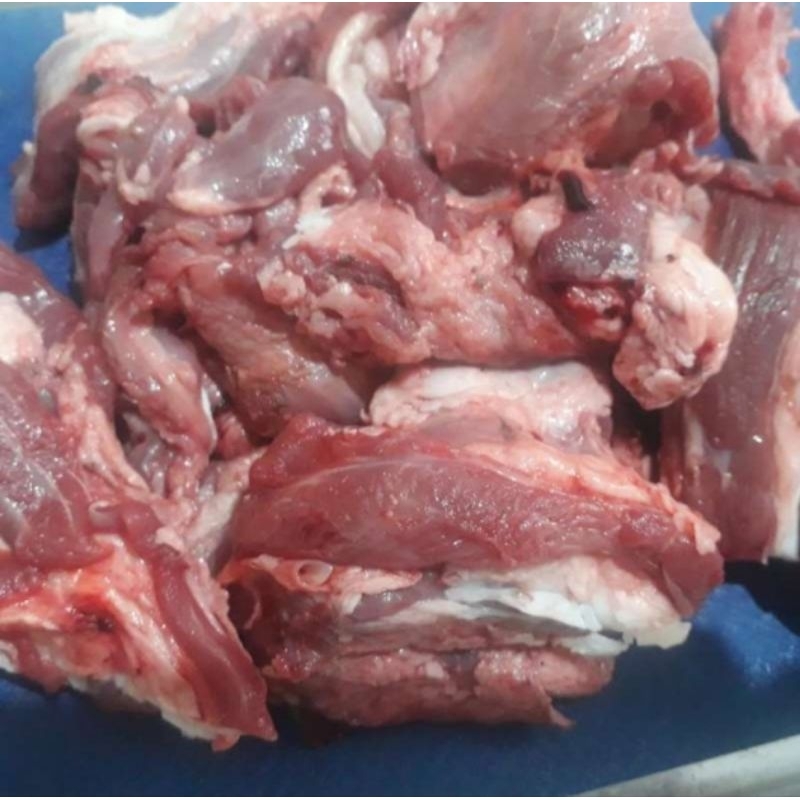 

daging kambing potong halal