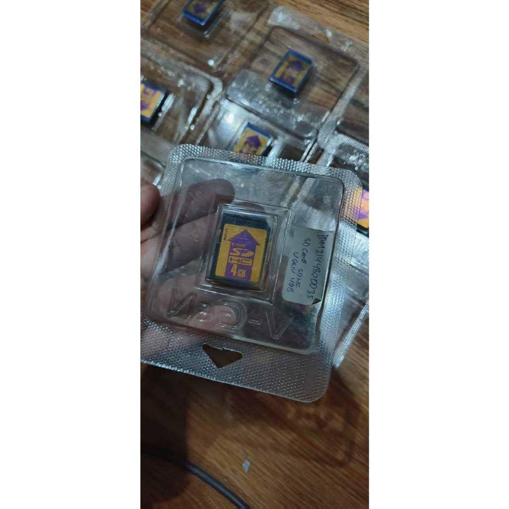 Memory SdHc 4Gb cocok untuk sampling atau untuk modul kendang elektrik seperti akai mpx83