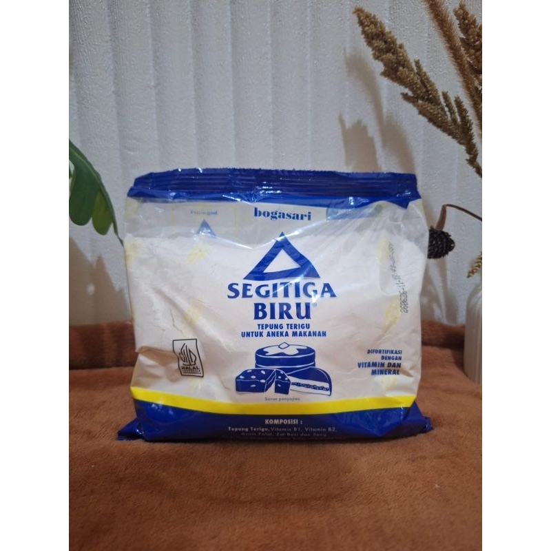 

Tepung SEGITIGA BIRU 500gr