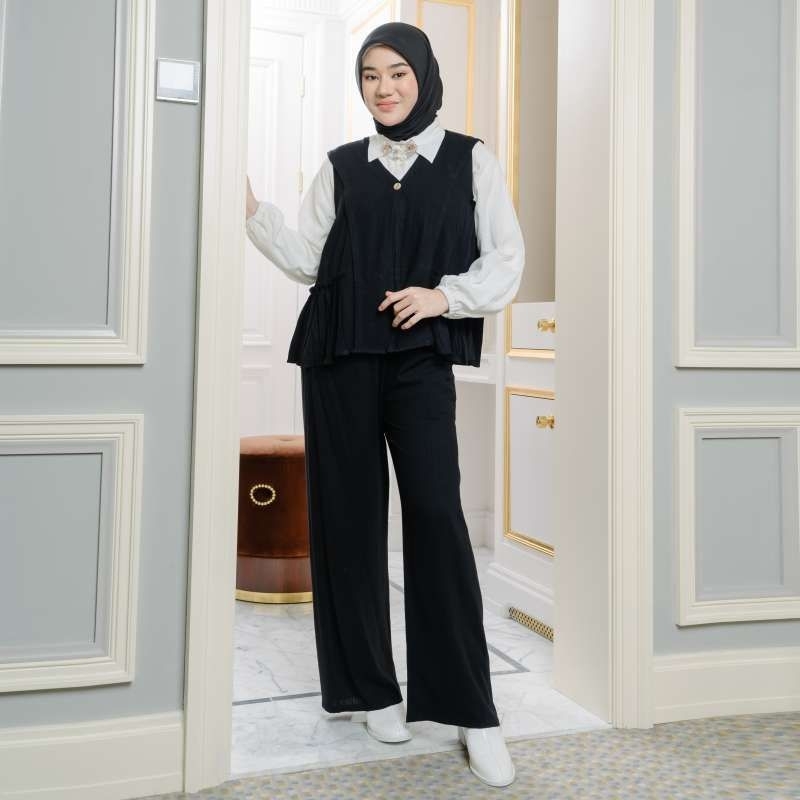 Lozy Hijab - Clara Set (One Set Linen Setelan Wanita Polos)