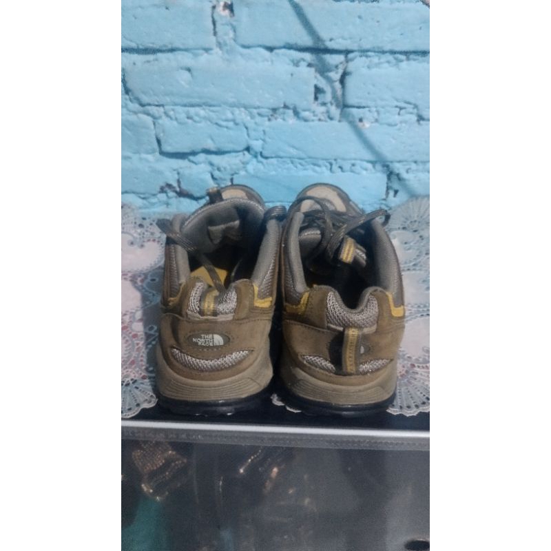 Sepatu TNF vibram