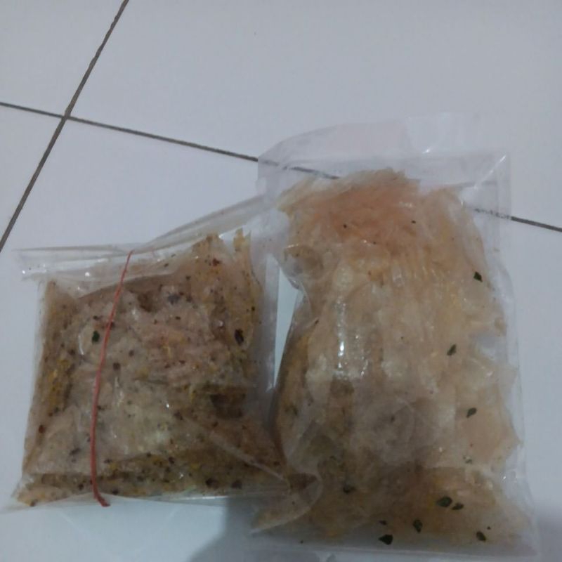 

1 Paket aneka cemilan kering