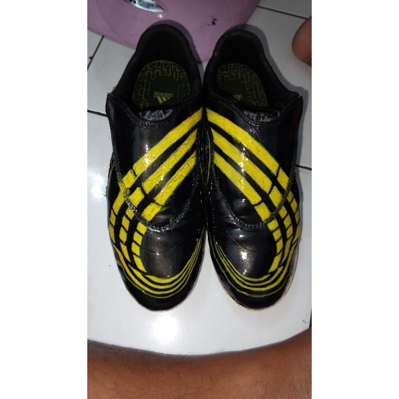 sepatu bola second ori Adidas tunit f30 th 2004