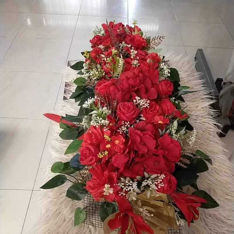 bunga dekor langsung pakai sdh ada kawat dan pita dibawah bs utk  di gantung di paku atau diikat .80