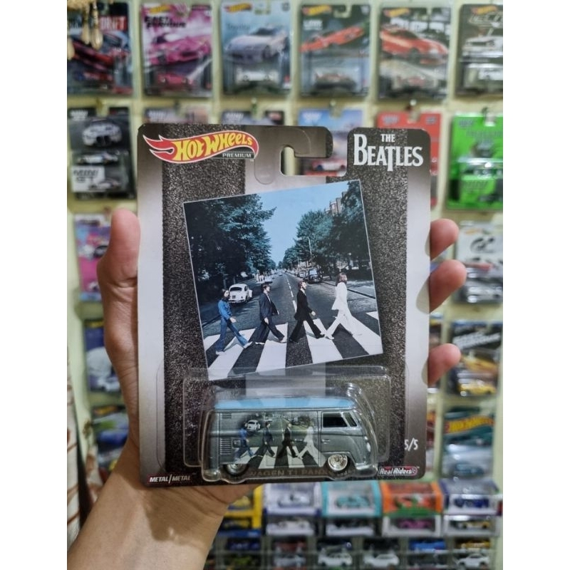 Hotwheels Premium The Beatles Volkswagen T1 Panel Bus