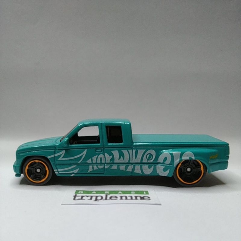 Hot Wheels CUSTOMIZED C3500