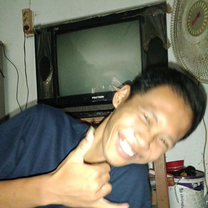 Feltics merah (reflektif)