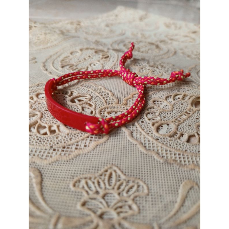 Gelang tali ukir nama akrilik lengkung