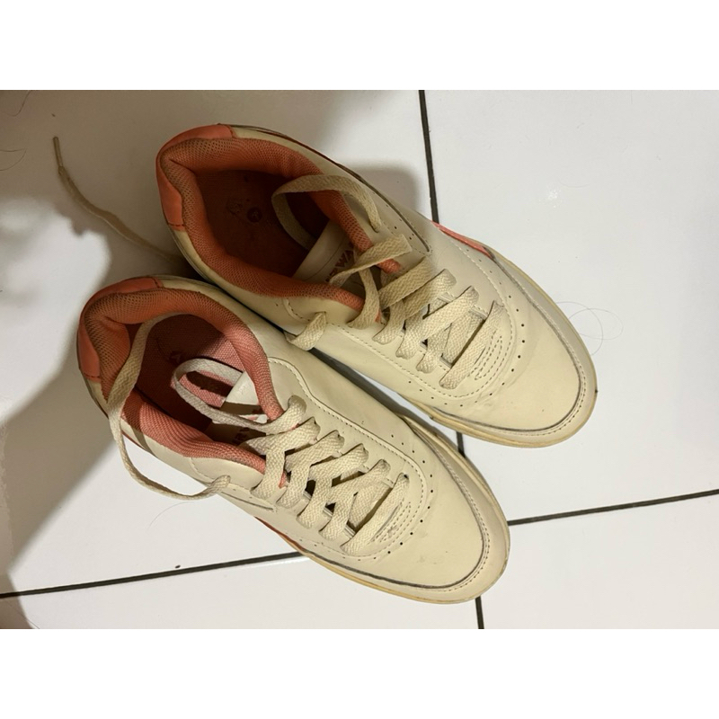 airwalk sneakers preloved