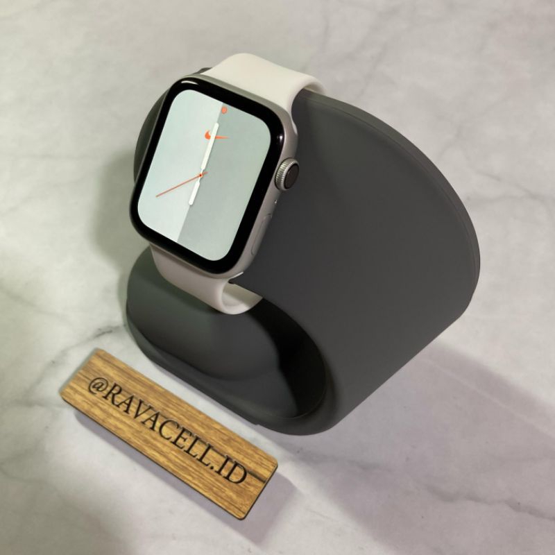 Apple Watch Series 4 - 44mm (Silver)