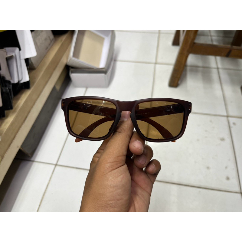 kacamata oakley holbrook coklat dop lensa coklat second ori