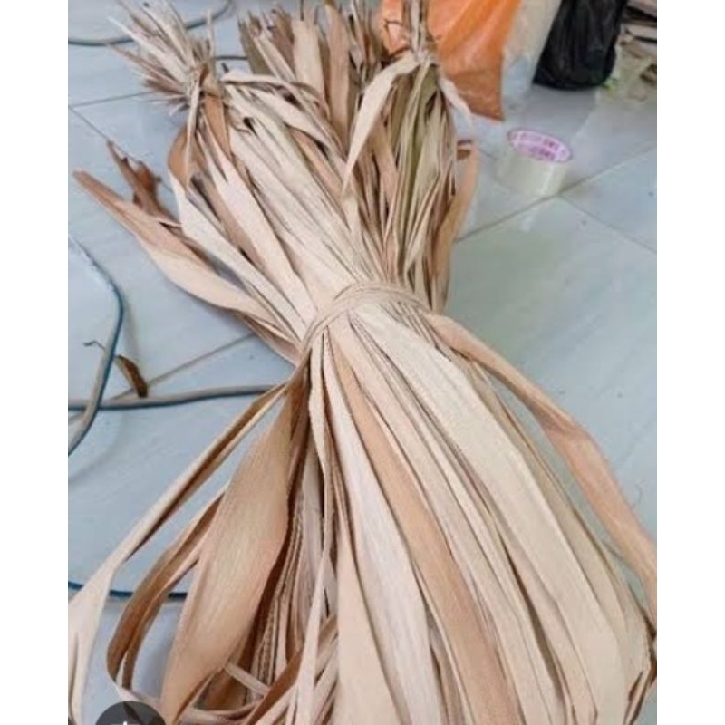 

Jual daun pucuk aren kering atau daun kawung 100 lembar