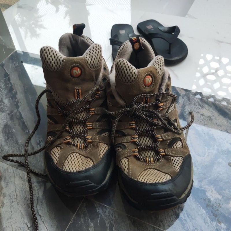 Sepatu outdoor merrell bekas pakai zise 43 insole 280