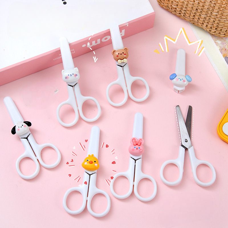 

Gunting mini lucu stainless steel dengan penutup gunting kecil scissors anak karakter lucu