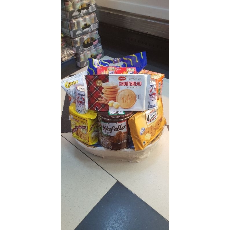 

Hampers / Parsel Makanan Ringan + minuman ( Boleh Custom)