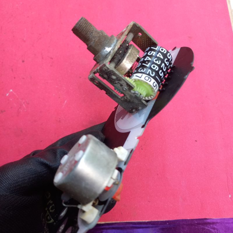 mesin + papan panel kilometer speedometer suzuki shogun 110 r . shogun mungil. original siap pakai