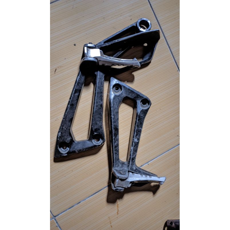 footstep belakang mx king 150