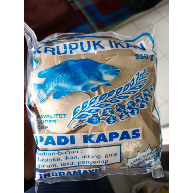 

krupuk ikan +kardus
